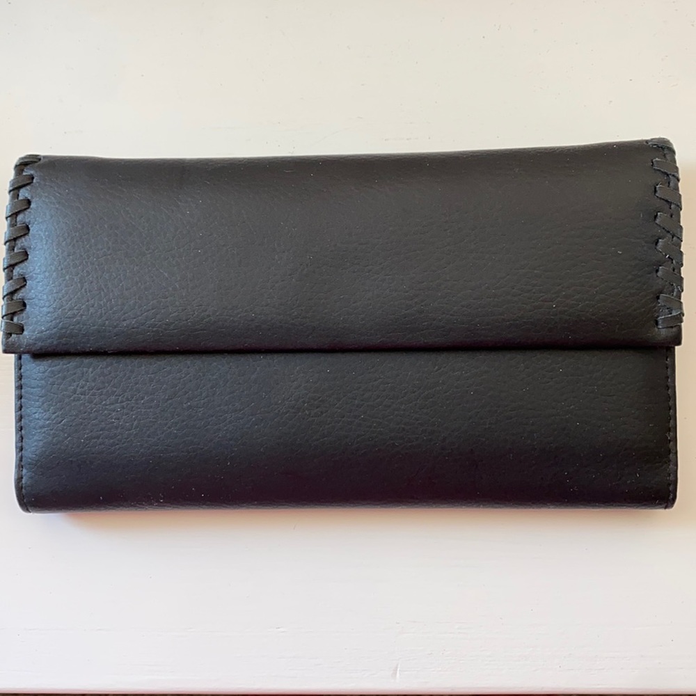 Buxton Black Leather Wallet w/checkbook holder.🖤